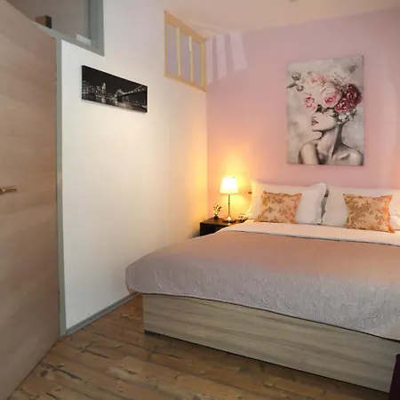 New 40 Old Town Appartamento Rovigno